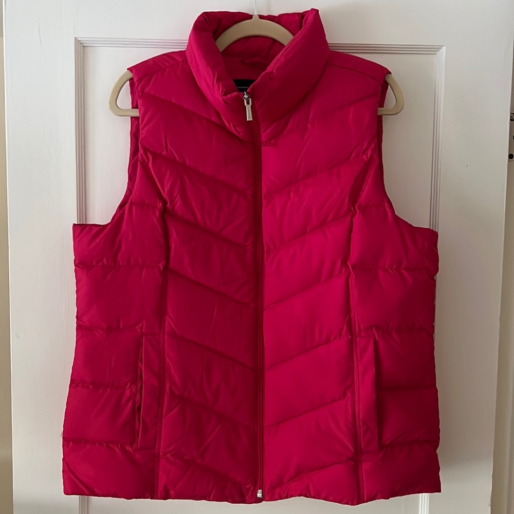 Land’s End Vest. Large